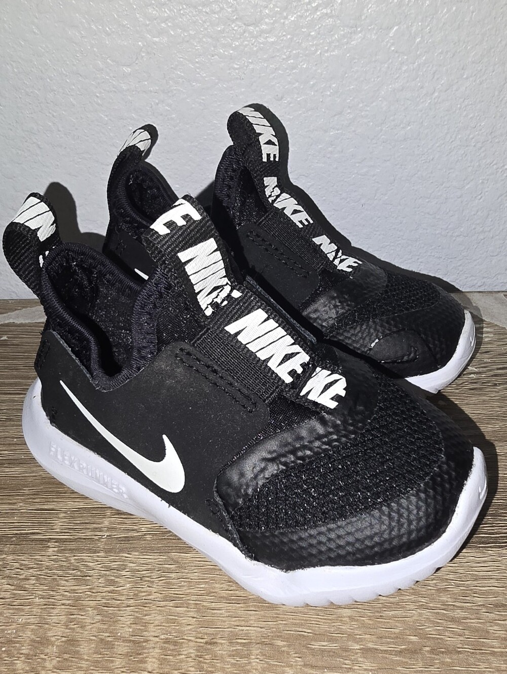 Nike Flex Runner Trainer Black & White Toddler Baby Sneakers Shoes Child Size 5C - Picture 5 of 9